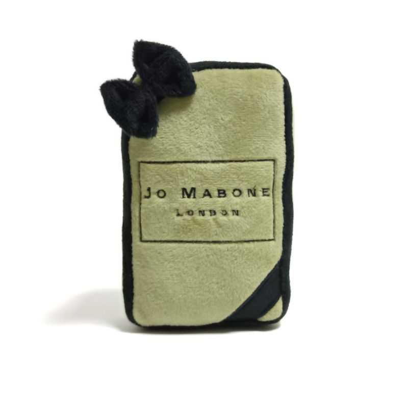 The Jo Mabone Gift Box Dog Toy is the latest drop to join the catwalkdog collection  If your dog loves to indulge in the latest luxury products this is the dog toy to buy.