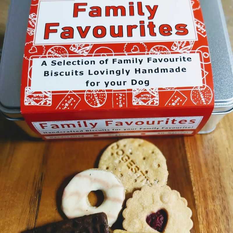 Spoil your dog with our Family Favourites Dog Biscuits. Presented in a reusable tin full of doggy delights!  There are 24 yummy dog biscuits that should keep any pup happy for a while. Each treat is full of organic ingredients and goodness.  Perfect for a birthday gift for your dog, or simply because you love them.