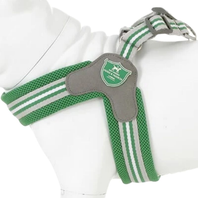 This Green stripe dog easy harness is made from quick-drying mesh fabric. This simple to use harness has been designed for complete comfort for your dog. 
