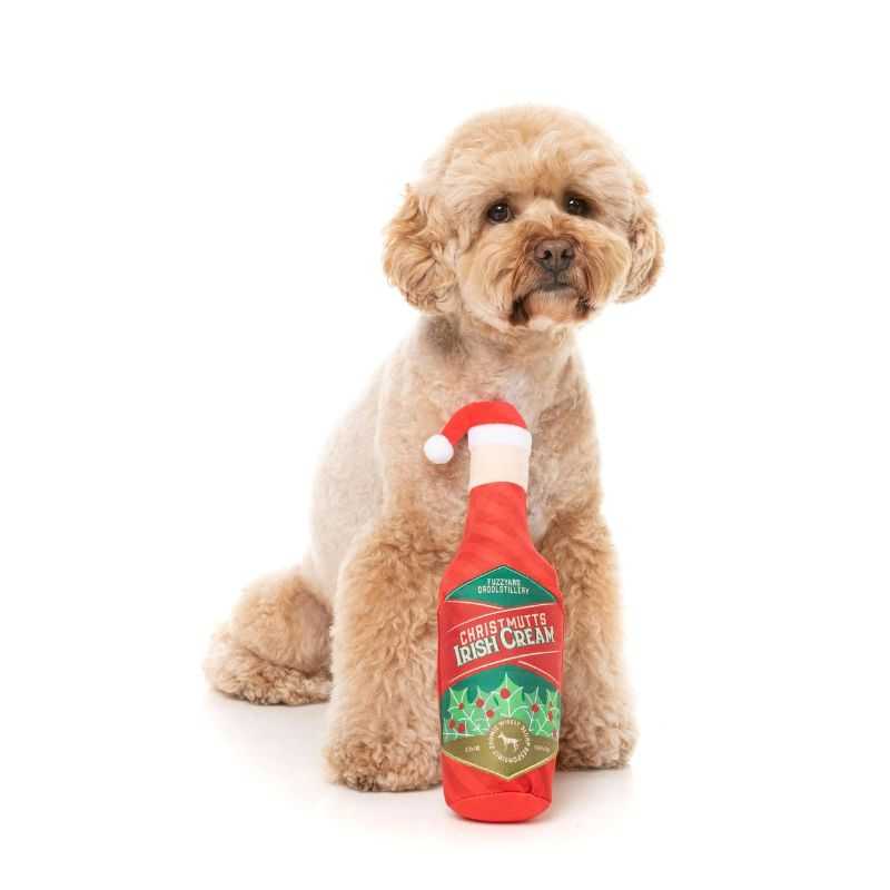 Get into the festive spirit with our Fuzzyard Christmutts Irish Cream Dog Toy.
Straight out of the Fuzzyards droolstillery and into your dog's paws ready for the Christmas fun.