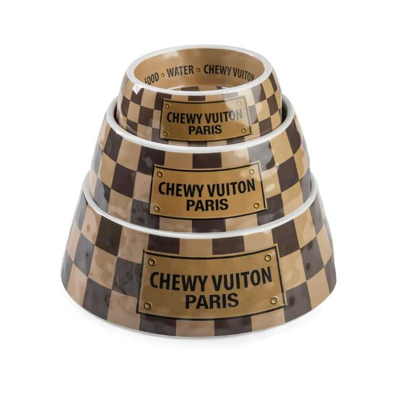 Your pet deserves a little luxury in life why not add some style to your dog's eating area with our fun Checker Chewy Dog Bowl?